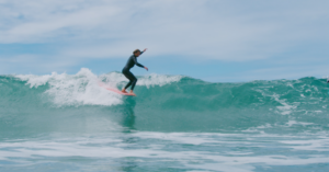 Board test : la Edouard Delpero Pro Minvielle x Torq sous les pieds de Jules Agazar