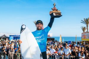 Jorgann Couzinet remporte le Pro Taghazout Bay dans de superbes vagues
